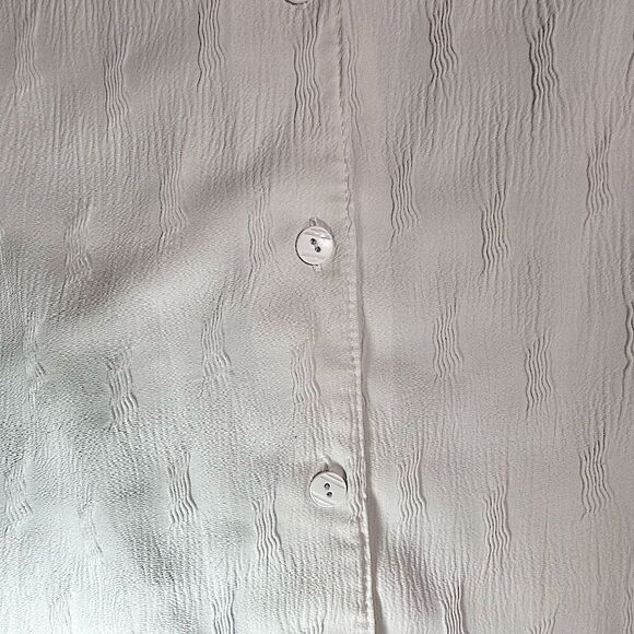 Vintage Sandra Fashions White Textured Button-Up Short sleeve Shirt size Medium - Picture 14 of 14
